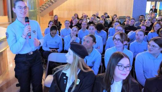 Jeune Porte-Drapeau UNADIF-FNDIR mise à l'honneur