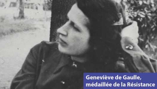 Geneviève de Gaulle, médaillée de la Résistance française avec rosette