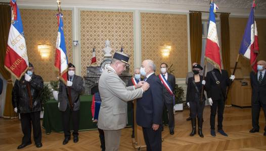Le Président Alain Joly décoré